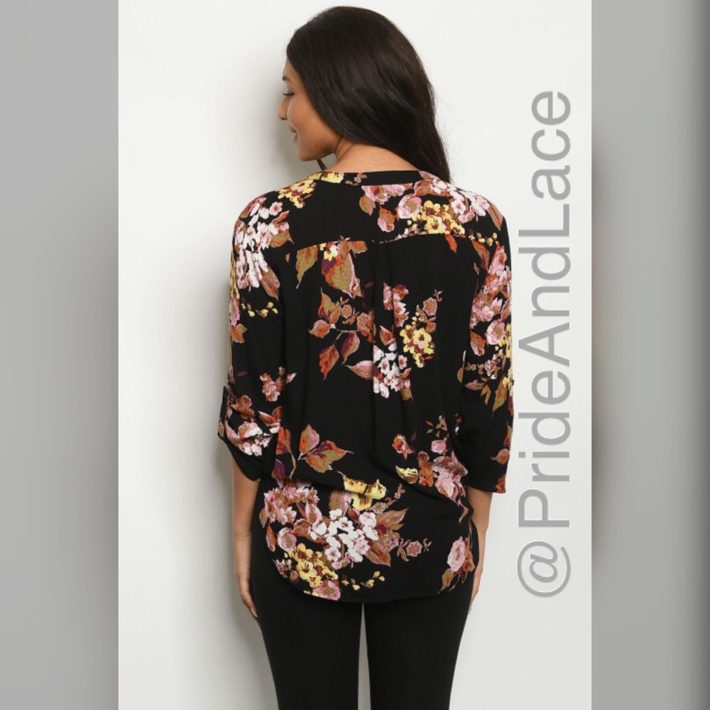 LAST 1️⃣ 💐 Black Floral Blouse 💐 - Picture 2 of 2
